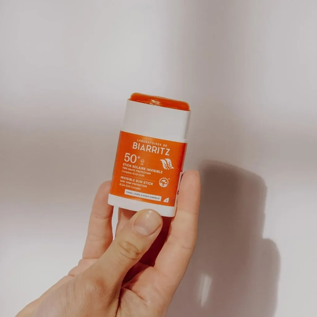 stick-solaire-invisible-spf50-2-min-1